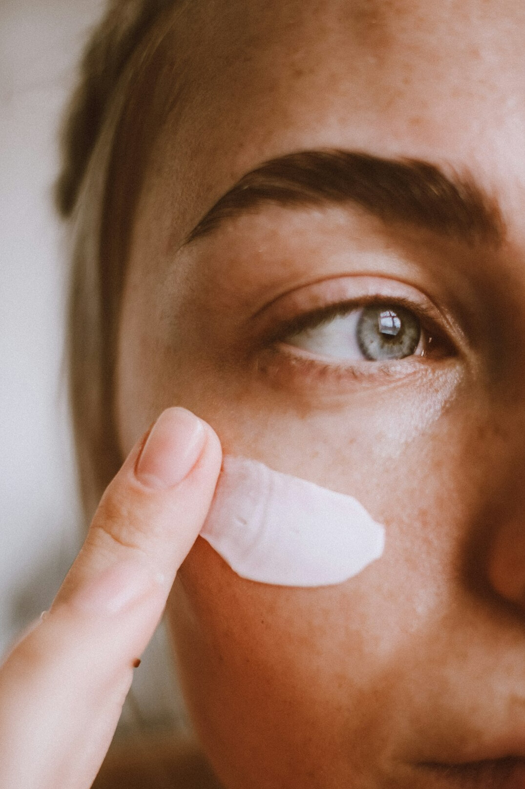 applying sunscreen